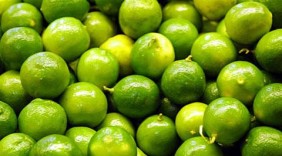 Thực phẩm, trái cây giải nhiệt  đắt hàng