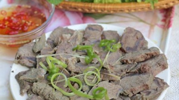Thịt bắp bò luộc gừng sả