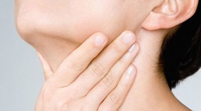 Những cách trị viêm họng tuyệt vời khi trời lạnh