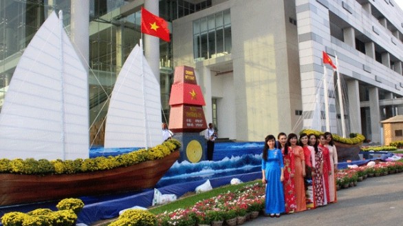 Bình Dương khai mạc đường hoa Xuân Bính Thân 2016