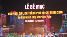 Gần 300 ngàn lượt khách đến Ngày hội du lịch TPHCM 2016