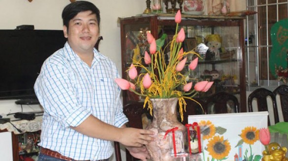 Du học sinh Pháp về Việt Nam làm hoa sen ướp tươi