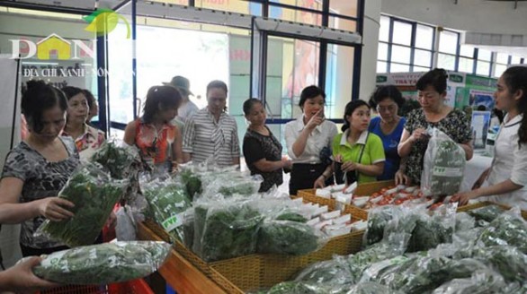 Tuần lễ “Nông sản an toàn”: Thực phẩm sạch “cháy” hàng