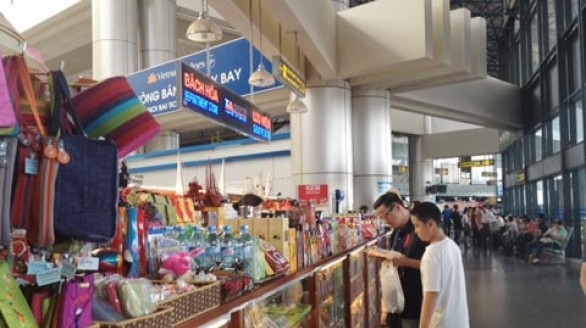 Bán hàng ăn, lưu niệm tại sân bay thu về 2.600 tỉ đồng/năm