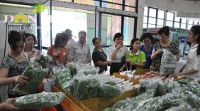 Tuần lễ “Nông sản an toàn”: Thực phẩm sạch “cháy” hàng