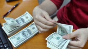 Ngân hàng lại mở hầu bao cho doanh nghiệp vay đôla