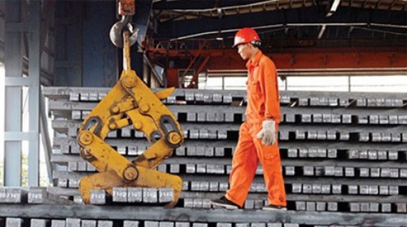 Áp thuế tự vệ với phôi thép và thép dài nhập khẩu