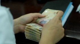 Ngân hàng lý giải thừa vốn vẫn cạnh tranh tăng lãi suất huy động