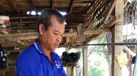 Không ngồi chờ lũ về, nông dân 