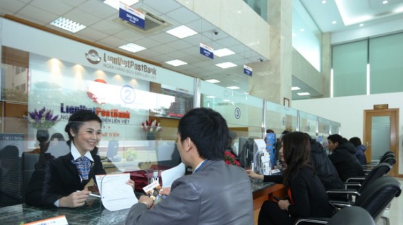 Ngân hàng thương mại cổ phần đầu tiên giảm sâu lãi suất cho vay