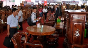 Hơn 400 gian hàng tham gia Hội chợ đồ gỗ 2016