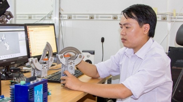 Những ông chủ bỏ học thạc sĩ, về nước khởi nghiệp