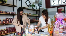 Đặc sản địa phương được khách hàng ưa chuộng