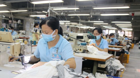 Xuất siêu gần 3 tỉ USD: Niềm vui mong manh!
