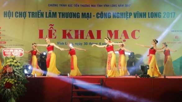 Khai mạc Hội chợ triển lãm thương mại-công nghiệp Vĩnh Long 2017