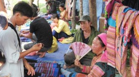 Kon Tum đưa hàng Việt về vùng sâu, vùng xa