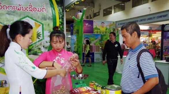 Binh đoàn 16 đẩy mạnh quảng bá, mở rộng thị trường tại nước bạn Lào