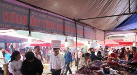Đưa hàng Việt Nam về các miền núi tỉnh Điện Biên