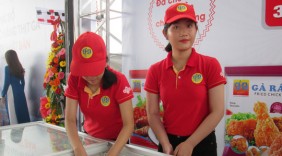 Container thịt gà đầu tiên xuống cảng đi Nhật