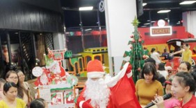 Rộn ràng hàng Việt mùa giáng sinh