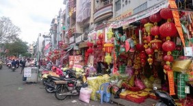 Thị trường trang trí tết: hàng Việt Nam được ưa chuộng