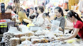 Đặc sản tết bung hàng
