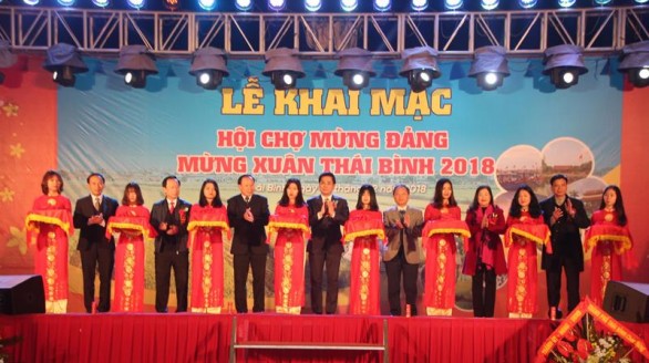 Thái Bình: Tưng bừng Hội chợ Xuân 2018