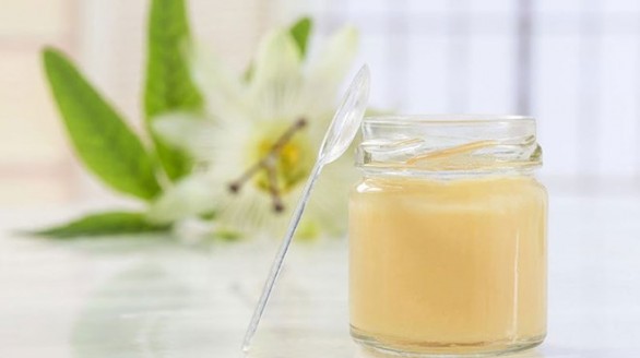 Cách dùng sữa ong chúa để làm đẹp