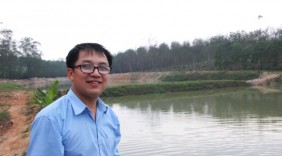 Làm giàu ở nông thôn: Trai trẻ 8X bỏ nghề báo về quê nuôi lợn, gà