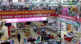 Điện Biên: Đưa hàng Việt đến vùng khó khăn