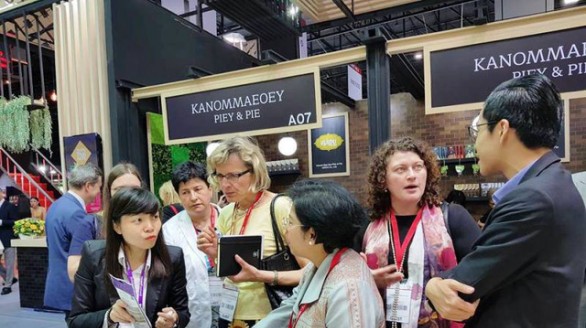 Khách quốc tế