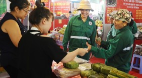 Đưa hàng Việt đến tay người lao động