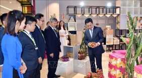 Khai trương Gian hàng Việt Nam tại Trung tâm thương mại toàn cầu ở Thượng Hải