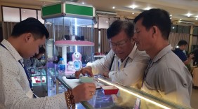 Chợ phiên đá quý lần đầu tiên được tổ chức tại Thành phố Hồ Chí Minh