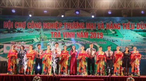 Trà Vinh khai mạc Hội chợ Xúc tiến thương mại và công nghiệp nông thôn