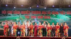 Trà Vinh khai mạc Hội chợ Xúc tiến thương mại và công nghiệp nông thôn