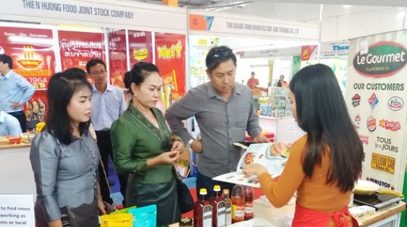 Hàng Việt vào thị trường Lào