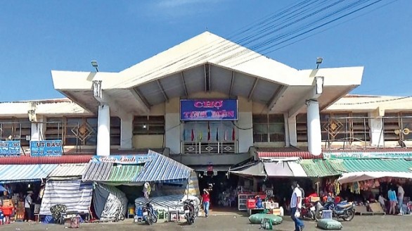 Sôi động chợ biên An Giang