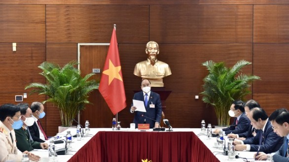 Thủ tướng họp khẩn về Covid-19 ngay tại Đại hội Đảng