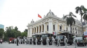 Lần đầu tiên Hà Nội phun khử khuẩn quy mô lớn