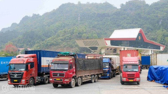 Khuyến cáo doanh nghiệp xuất khẩu hàng hóa qua các cửa khẩu biên giới phía Bắc