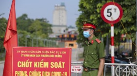 Hà Nội yêu cầu người dân không ra khỏi địa bàn thành phố trong thời gian giãn cách