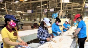 Nỗi lo Covid-19 xâm nhập doanh nghiệp sản xuất