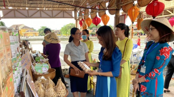 Giới thiệu, kết nối thị trường cho các sản phẩm nghề truyền thống