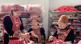 Hỗ trợ tiêu thụ sản phẩm vùng đồng bào dân tộc thiểu số và miền núi qua phát triển văn hóa – du lịch