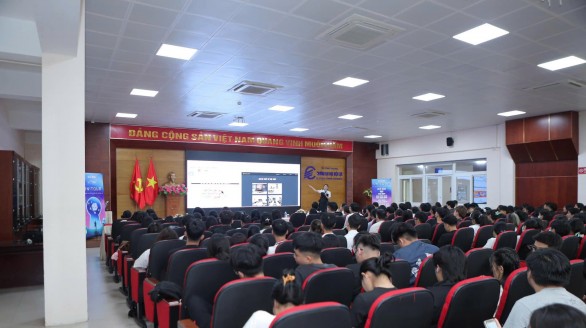 Nâng cao năng lực nguồn nhân lực – nền tảng phát triển bền vững thương mại điện tử Việt Nam