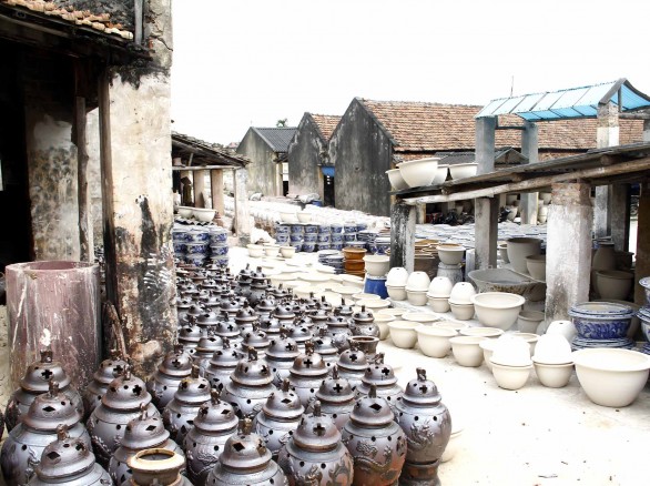 Làm gốm sứ ở Bình Dương