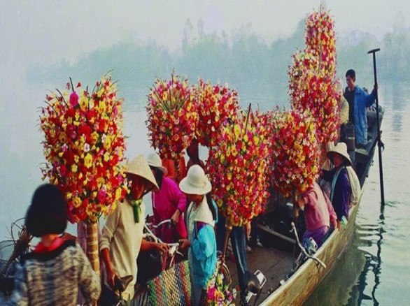 Nghề làm hoa giấy ở Thanh Tiên
