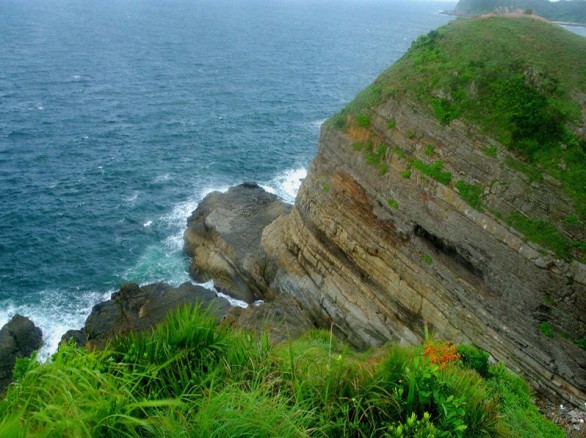 Bãi đá Cầu Mỵ - Đảo Cô Tô