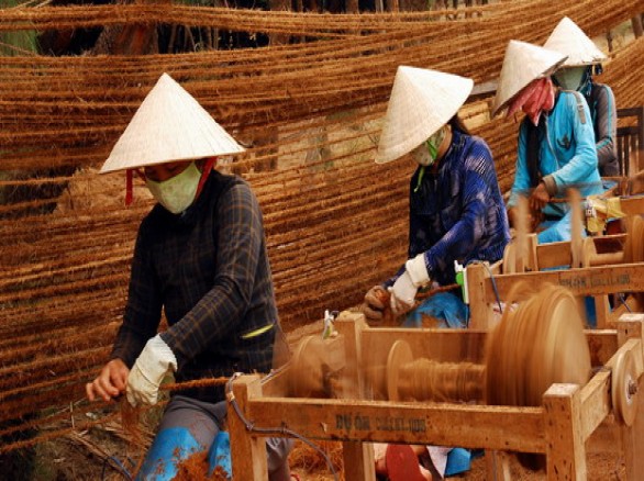 Nghề dệt thảm xơ dừa ở Bình Định